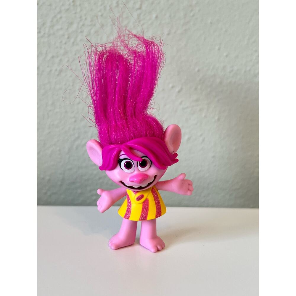 2019 DreamWorks Trolls Poppy In Yellow Pink Dress Replacement Doll Cake Topper